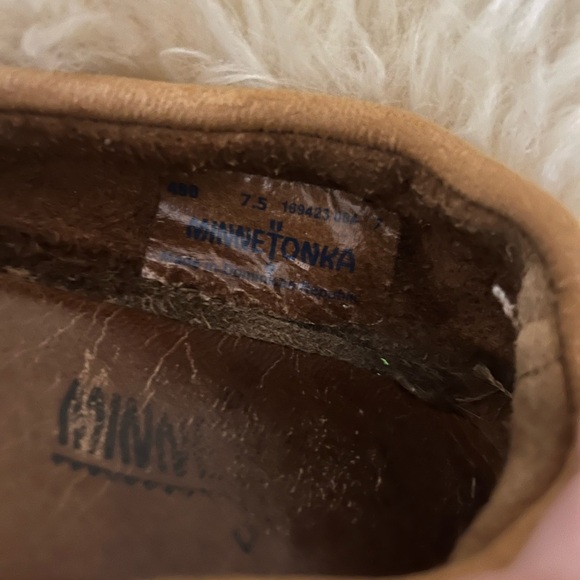 Minnetonka Tan Leather Moccasin Flats Shoes - Picture 7 of 7